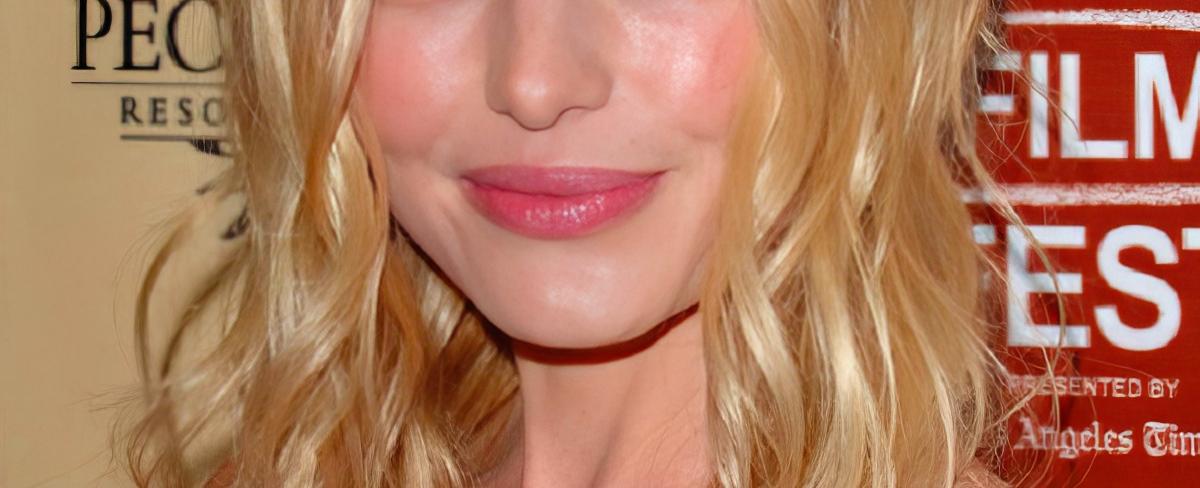 Kate Bosworth in tarte cosmetics for the premiere of L!fe Happens