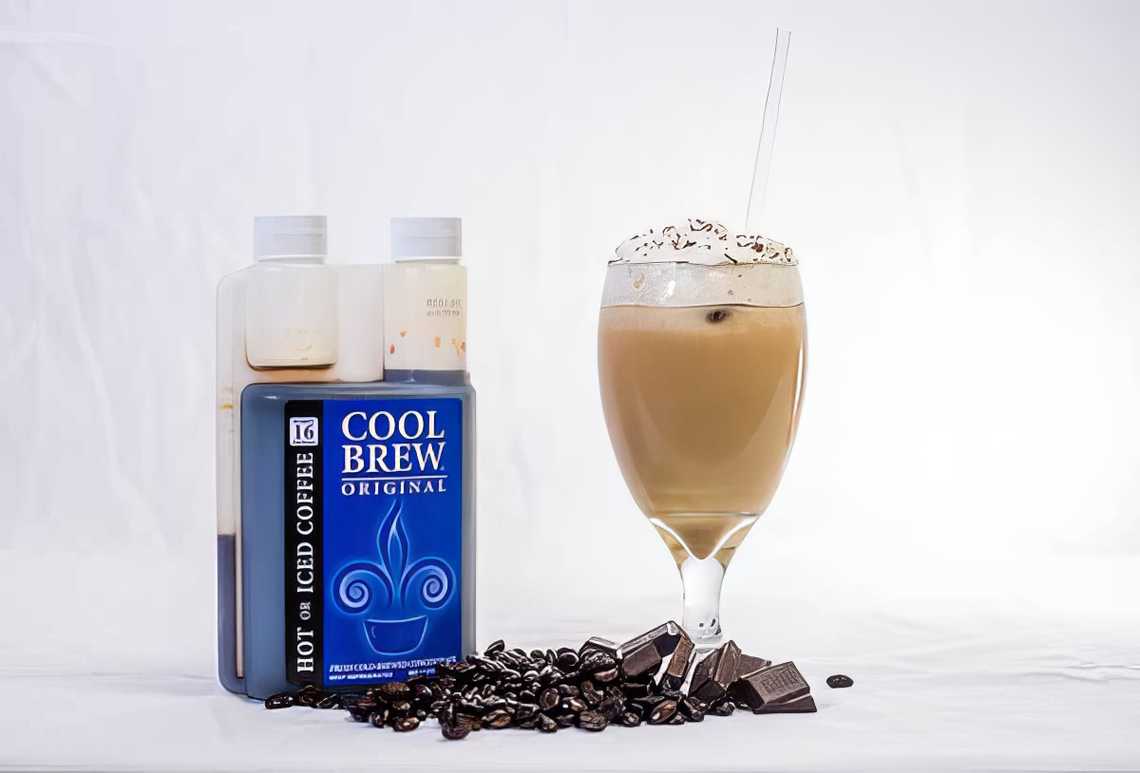 CoolBrew-Mint-Chocolate-Chip-Cooler-17